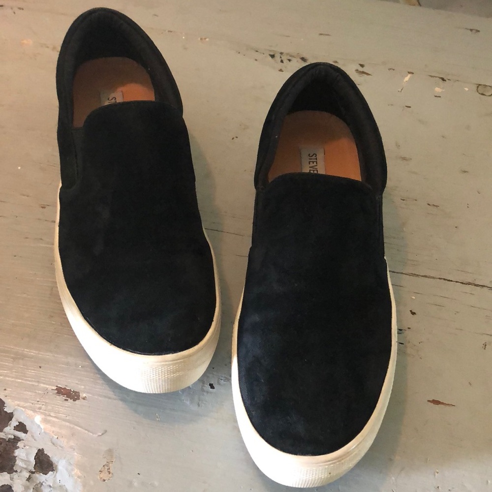 Steve Madden slip on shoes